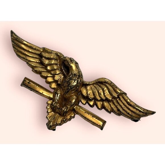 MONOCRAFT WWII AMERICAN EAGLE SWEETHEART PATRIOTIC PIN Gold Tone Brooch - Picture 3 of 6